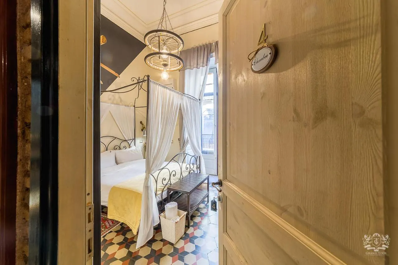 Grand Tour Design Guest House Catania Self Check-In 3*,  Italia