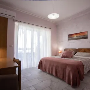 3* Couette-café Etna Sea House